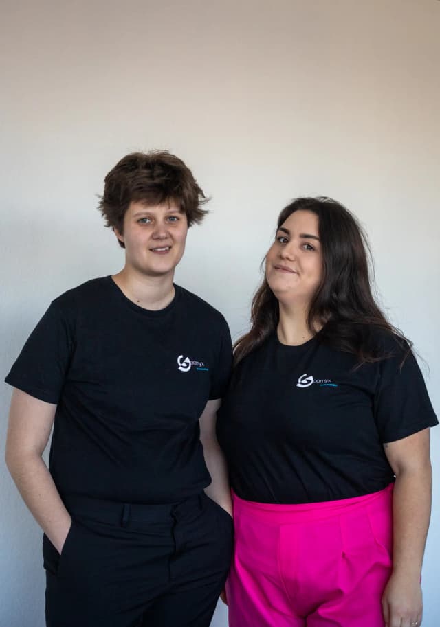 Alex en Shannon met een Goomyx t-shirt aan.